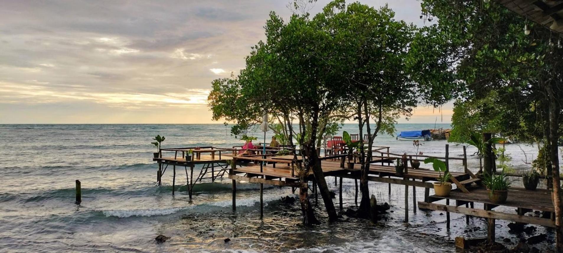 ฺbay Yard Hut Hotel Ко Чанг Екстериор снимка