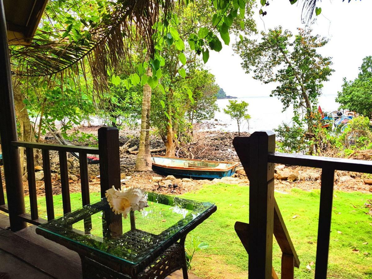 ฺbay Yard Hut Hotel Ко Чанг Екстериор снимка