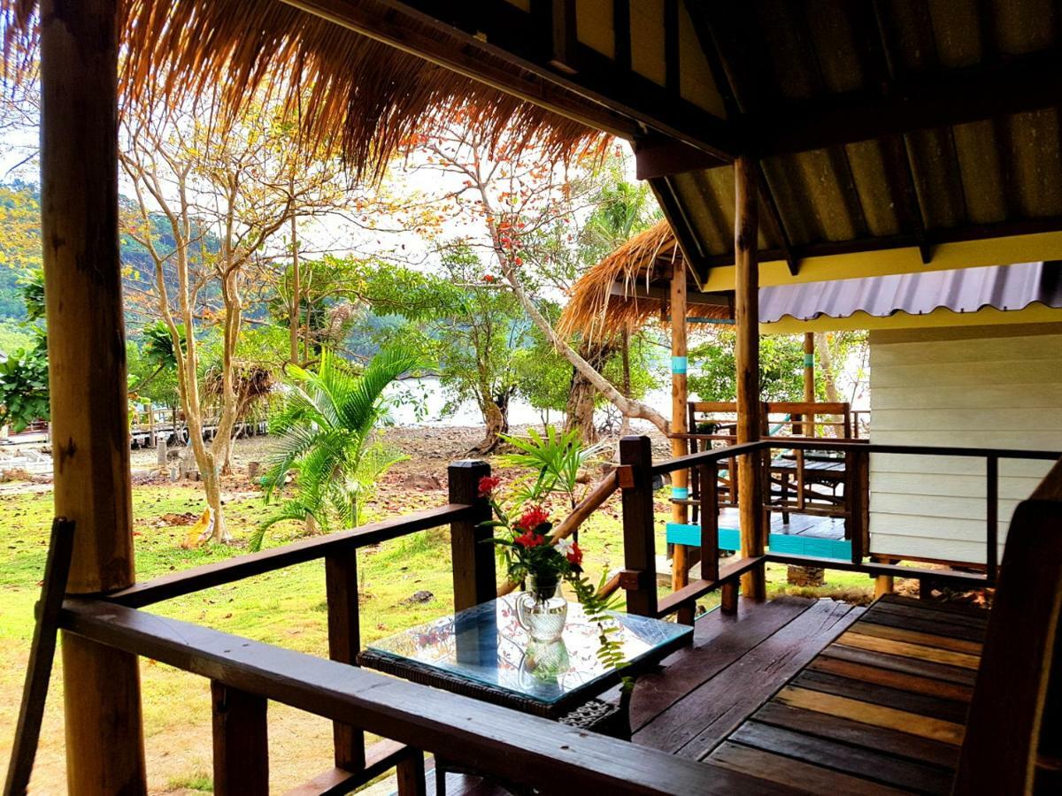 ฺbay Yard Hut Hotel Ко Чанг Екстериор снимка