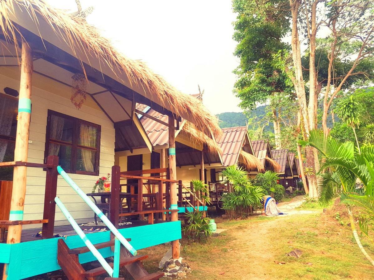 ฺbay Yard Hut Hotel Ко Чанг Екстериор снимка
