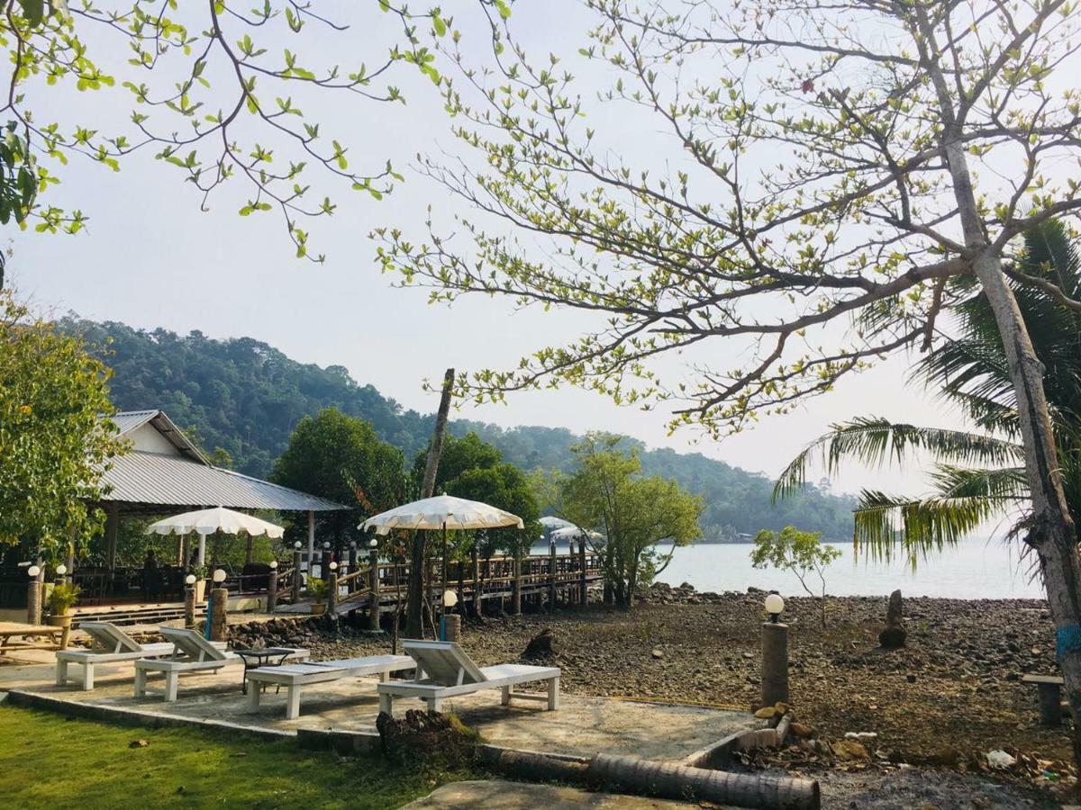 ฺbay Yard Hut Hotel Ко Чанг Екстериор снимка